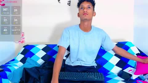 Snapshot of latinvenz chatting on December 2025 11:15:02 AM yorkier and derrek online show from December 2025 11:15:02 AM