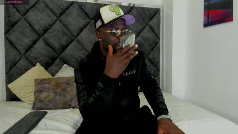 LEANDRO online show from September 2025 03:41:02 AM