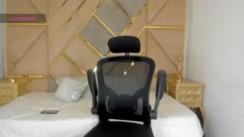 LEANDRO online show from October 2025 02:06:02 AM