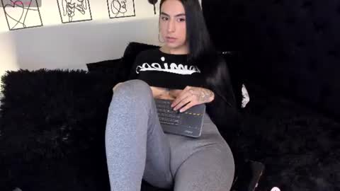 Laura 3 online show from July 2026 09:56:02 PM