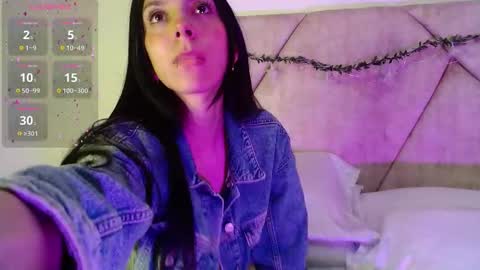 Snapshot of laugreen chatting on September 2025 02:11:01 AM Laura online show from September 2025 02:11:01 AM