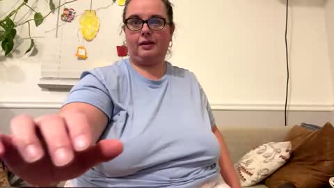 LauLauMa online show from December 2024 05:11:02 AM