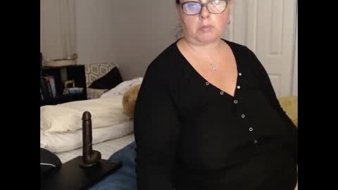 LauLauMa online show from September 2025 03:50:01 AM