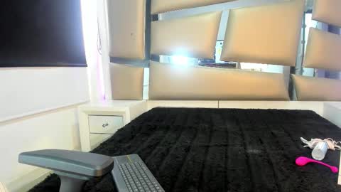 Snapshot of laura__js_ chatting on December 2025 04:35:01 PM laura__js_ online show from December 2025 04:35:01 PM