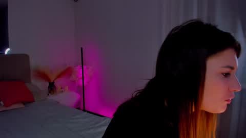 Laura online show from February 2025 06:21:01 AM