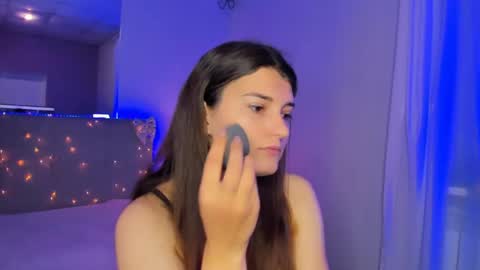 Laura online show from May 2026 05:03:01 AM