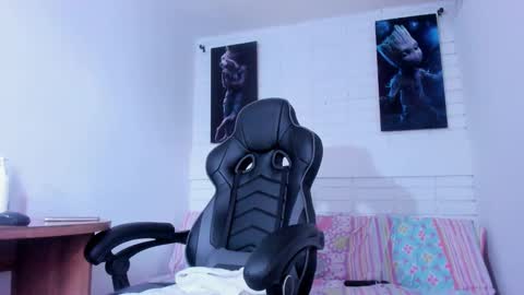 Snapshot of laura__martiinez chatting on January 2025 04:22:01 PM online show from January 2025 04:22:01 PM