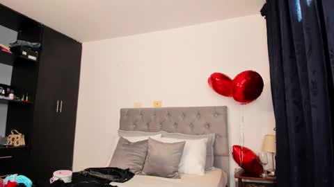 Snapshot of laura__martiinez chatting on February 2025 02:11:02 PM online show from February 2025 02:11:02 PM