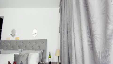 Snapshot of laura__martiinez chatting on February 2025 11:09:02 PM online show from February 2025 11:09:02 PM