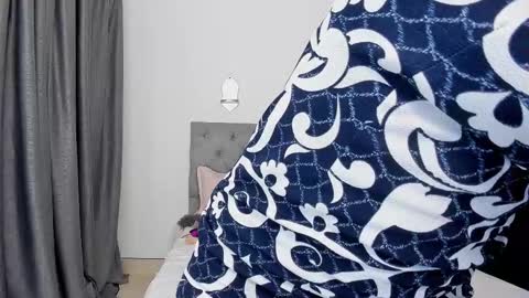 Snapshot of laura__martiinez chatting on September 2025 06:40:01 PM online show from September 2025 06:40:01 PM