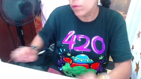  Laura Alejandra   online show from December 2024 07:05:01 PM