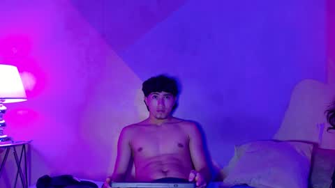 laura_and_kevin online show from September 2025 02:06:02 PM