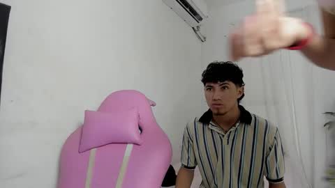 laura_and_kevin online show from January 2026 08:44:02 PM