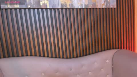 Laura online show from September 2025 12:49:02 PM