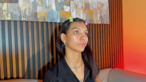 Laura online show from December 2025 12:33:02 PM