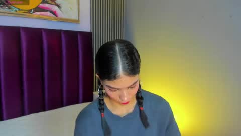 Laura online show from April 2026 12:30:01 PM