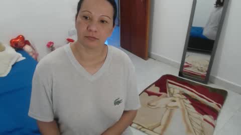 laura_foxx2379 online show from November 2025 03:33:02 PM