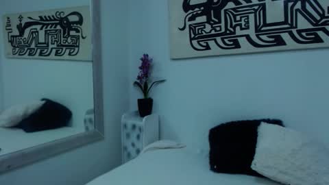 Laura Gibson online show from February 2026 01:06:01 PM