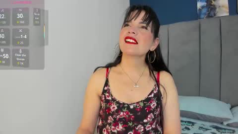laura hotties online show from October 2025 01:01:01 PM