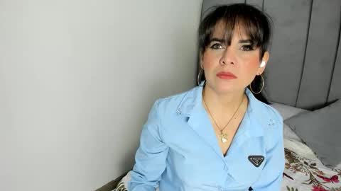 laura hotties online show from November 2025 01:10:02 PM