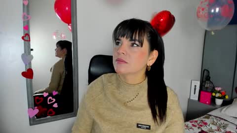 laura hotties online show from February 2026 12:45:02 PM