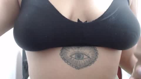  Laura  online show from September 2025 12:40:02 PM