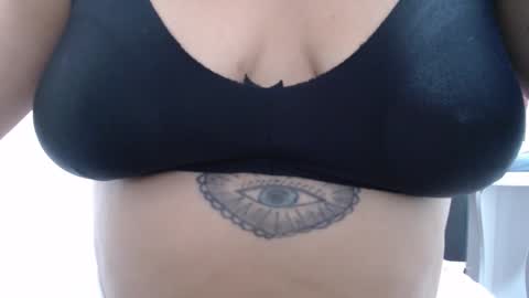  Laura  online show from December 2025 03:12:02 AM