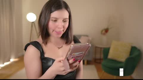 Snapshot of laura_lee chatting on January 2025 05:52:02 AM Laura Lee. online show from January 2025 05:52:02 AM