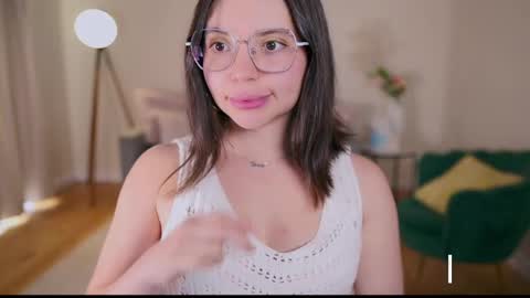 Snapshot of laura_lee chatting on February 2025 02:09:02 AM Laura Lee. online show from February 2025 02:09:02 AM