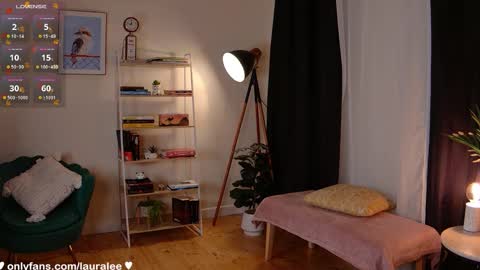 Snapshot of laura_lee chatting on October 2025 01:17:02 AM Laura Lee. online show from October 2025 01:17:02 AM