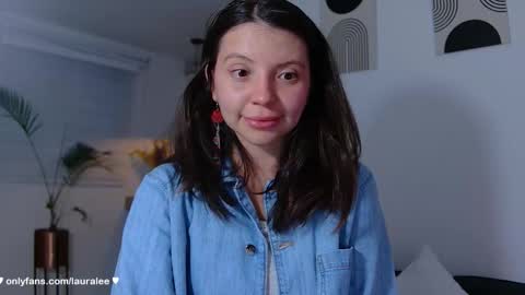 Snapshot of laura_lee chatting on January 2026 02:15:01 AM Laura Lee. online show from January 2026 02:15:01 AM