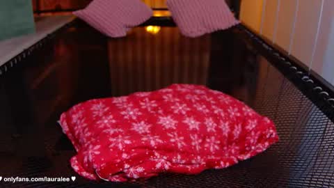 Snapshot of laura_lee chatting on February 2026 02:04:01 AM Laura Lee. online show from February 2026 02:04:01 AM