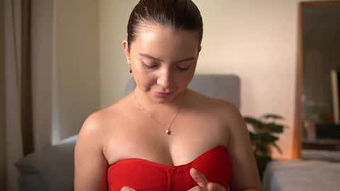 Snapshot of laura_lee chatting on March 2026 01:16:02 AM Laura Lee. online show from March 2026 01:16:02 AM