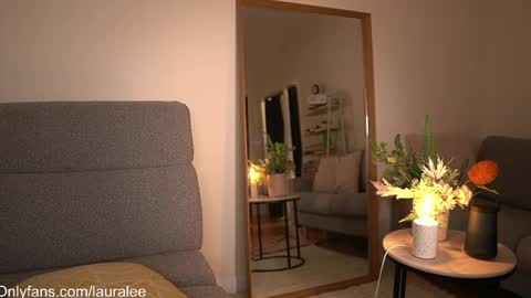 Snapshot of laura_lee chatting on April 2026 01:03:01 AM Laura Lee. online show from April 2026 01:03:01 AM