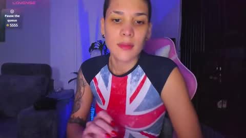 Snapshot of laura_r23 chatting on December 2024 08:37:02 AM Laura Rose online show from December 2024 08:37:02 AM