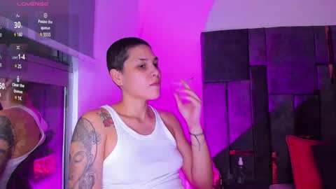 Snapshot of laura_r23 chatting on January 2025 06:46:02 AM Laura Rose online show from January 2025 06:46:02 AM