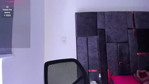 Snapshot of laura_r23 chatting on January 2025 04:38:01 PM Laura Rose online show from January 2025 04:38:01 PM