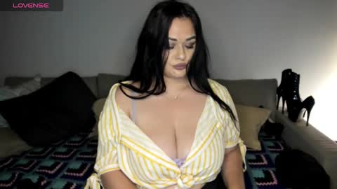 Snapshot of laura_sinner chatting on September 2025 04:19:01 PM Laura online show from September 2025 04:19:01 PM