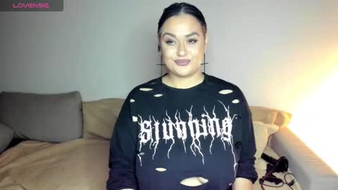 Snapshot of laura_sinner chatting on October 2025 04:50:01 PM Laura online show from October 2025 04:50:01 PM