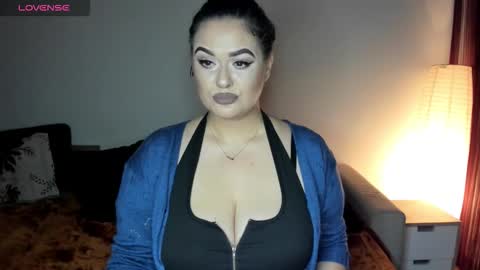 Snapshot of laura_sinner chatting on November 2025 04:45:02 PM Laura online show from November 2025 04:45:02 PM