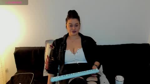 Laura online show from February 2026 09:03:02 PM