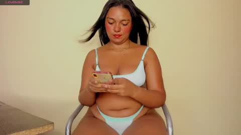 Snapshot of laura_summer chatting on September 2025 09:57:01 AM laura_summer online show from September 2025 09:57:01 AM