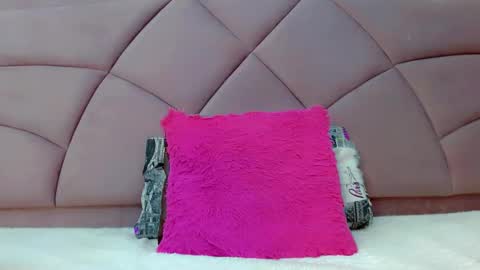 Snapshot of laura_sweet7 chatting on December 2024 04:56:02 AM Laura online show from December 2024 04:56:02 AM