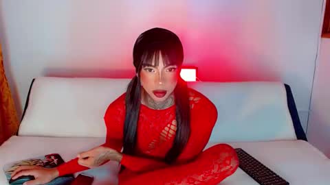 Snapshot of laura_sweet7 chatting on February 2025 02:17:02 AM Laura online show from February 2025 02:17:02 AM