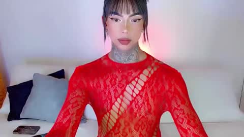 Snapshot of laura_sweet7 chatting on March 2025 01:42:02 AM Laura online show from March 2025 01:42:02 AM