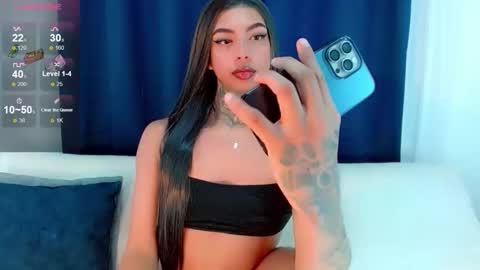 Snapshot of laura_sweet7 chatting on October 2025 06:23:02 AM Laura online show from October 2025 06:23:02 AM