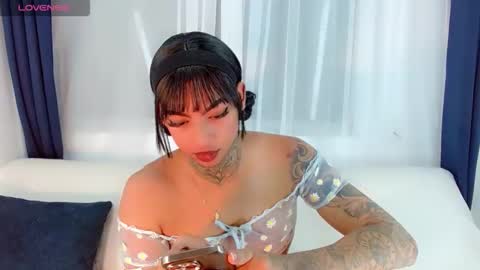 Laura online show from December 2025 06:53:02 AM