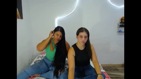 LAURA AND SCARLETT online show from September 2025 05:03:02 PM