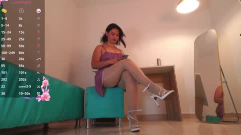 Snapshot of laura_zans_ chatting on January 2025 03:04:01 PM Laura Zans I am sensual goddes and i was born for loveworshipping and enjoyment. online show from January 2025 03:04:01 PM