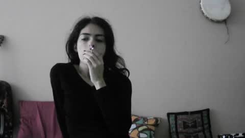 Laura online show from May 2026 06:37:01 PM